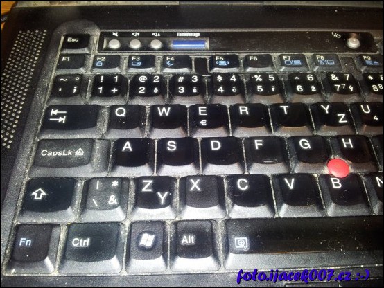 klávesnice notebooku 