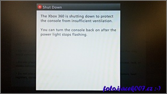 Informace o náhlém vypnutí Xboxu v angličtině.  