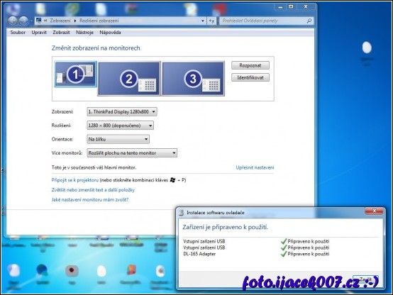 Pohled do nastaveni Windows 7 s připojeným 3 monitory . 1 je LCD noteboku 2 a 3 jsou full HD monitory Benq.